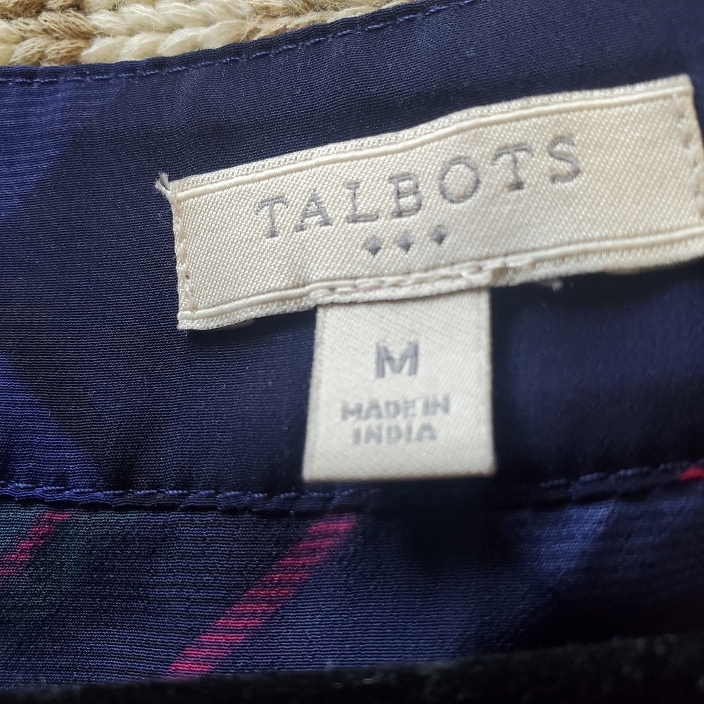 TALBOTS Size M Tartan navy plaid sleeveless, detail ruffle neck Holiday tank top - Picture 2 of 8
